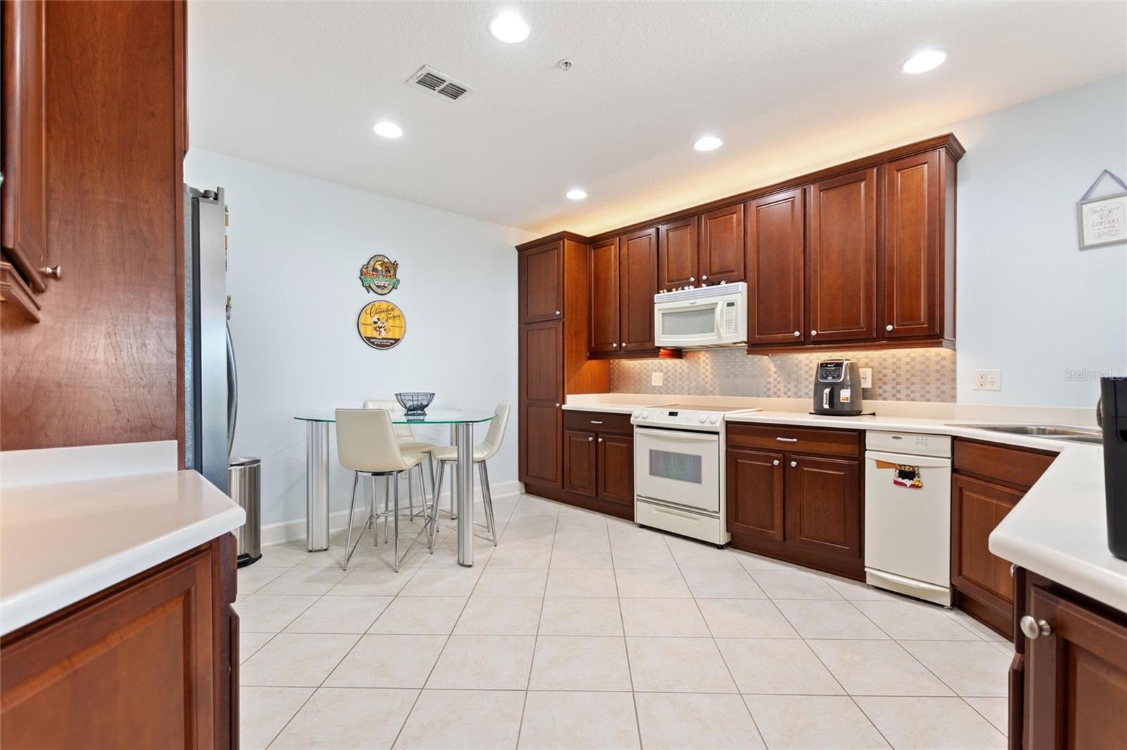 Image 13 of 33 For 7532 Toscana Boulevard 521