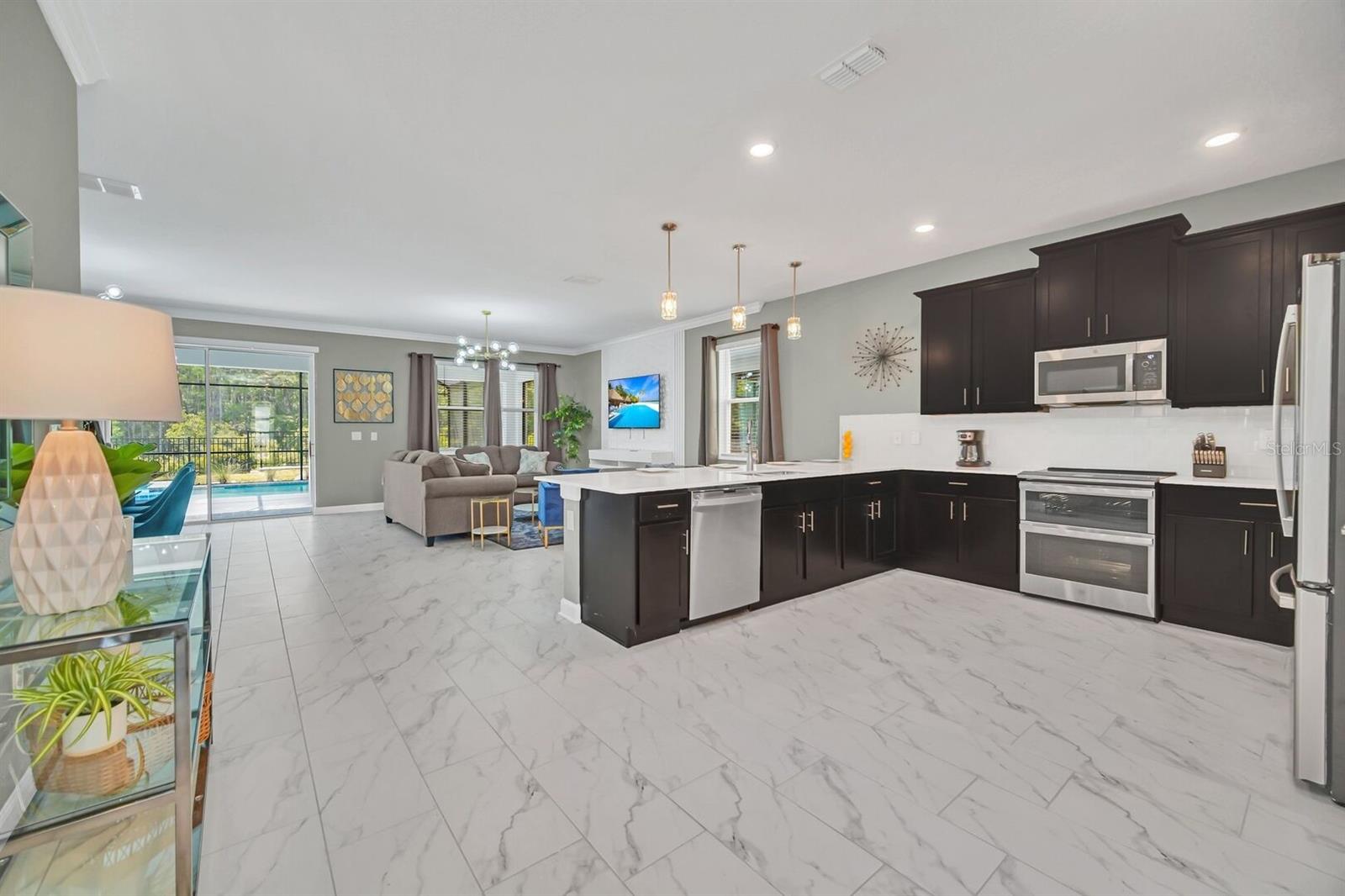 Image 37 of 72 For 2812 Simile Street