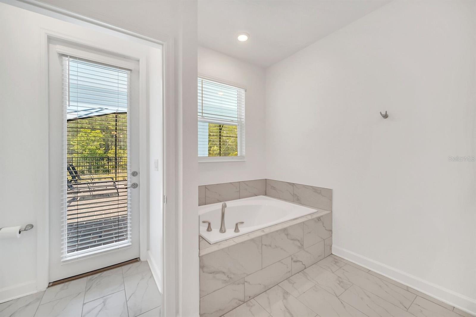 Image 44 of 72 For 2812 Simile Street