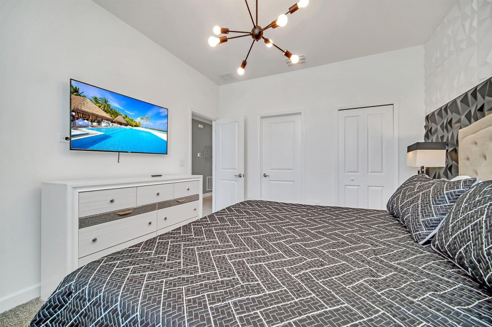 Image 46 of 72 For 2812 Simile Street