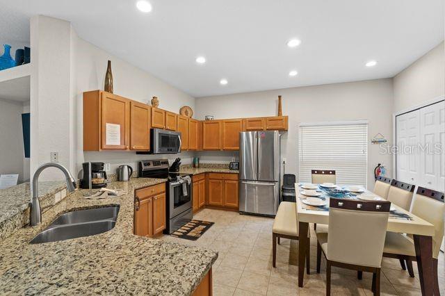 Image 8 of 25 For 16704 Lazy Breeze Loop