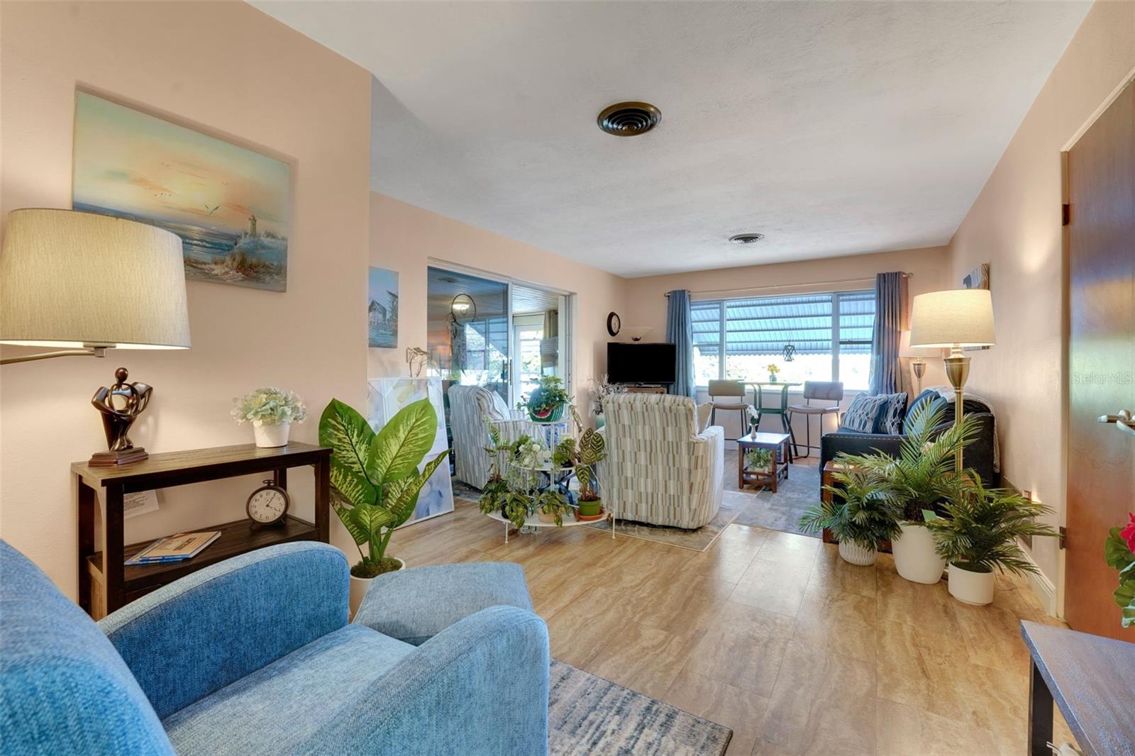 Image 12 of 63 For 7001 Skylane Drive