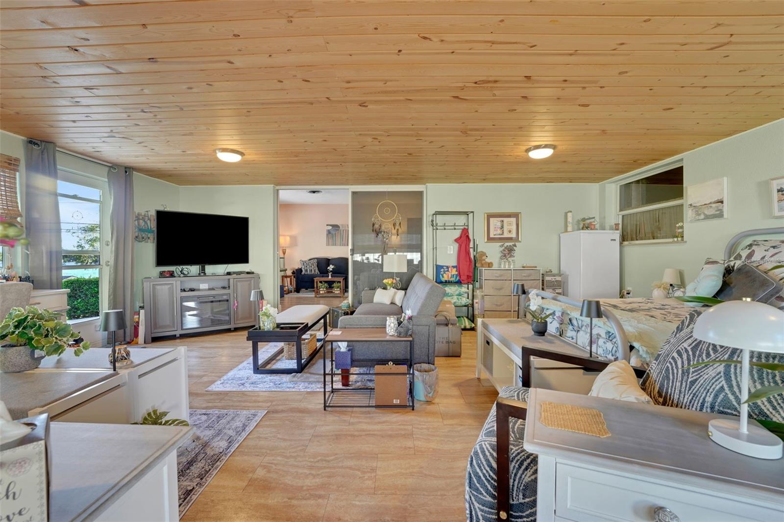 Image 14 of 63 For 7001 Skylane Drive