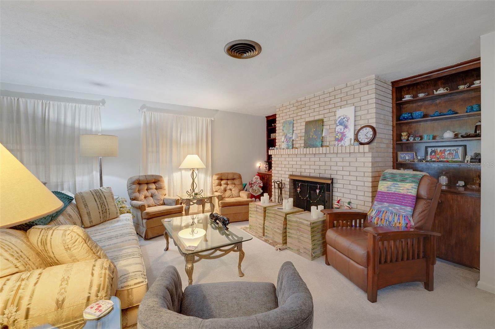 Image 15 of 63 For 7001 Skylane Drive