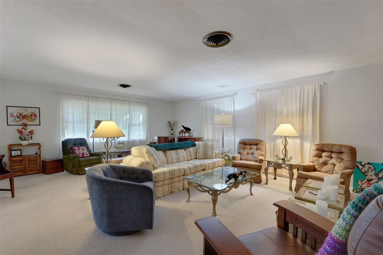 Image 16 of 63 For 7001 Skylane Drive