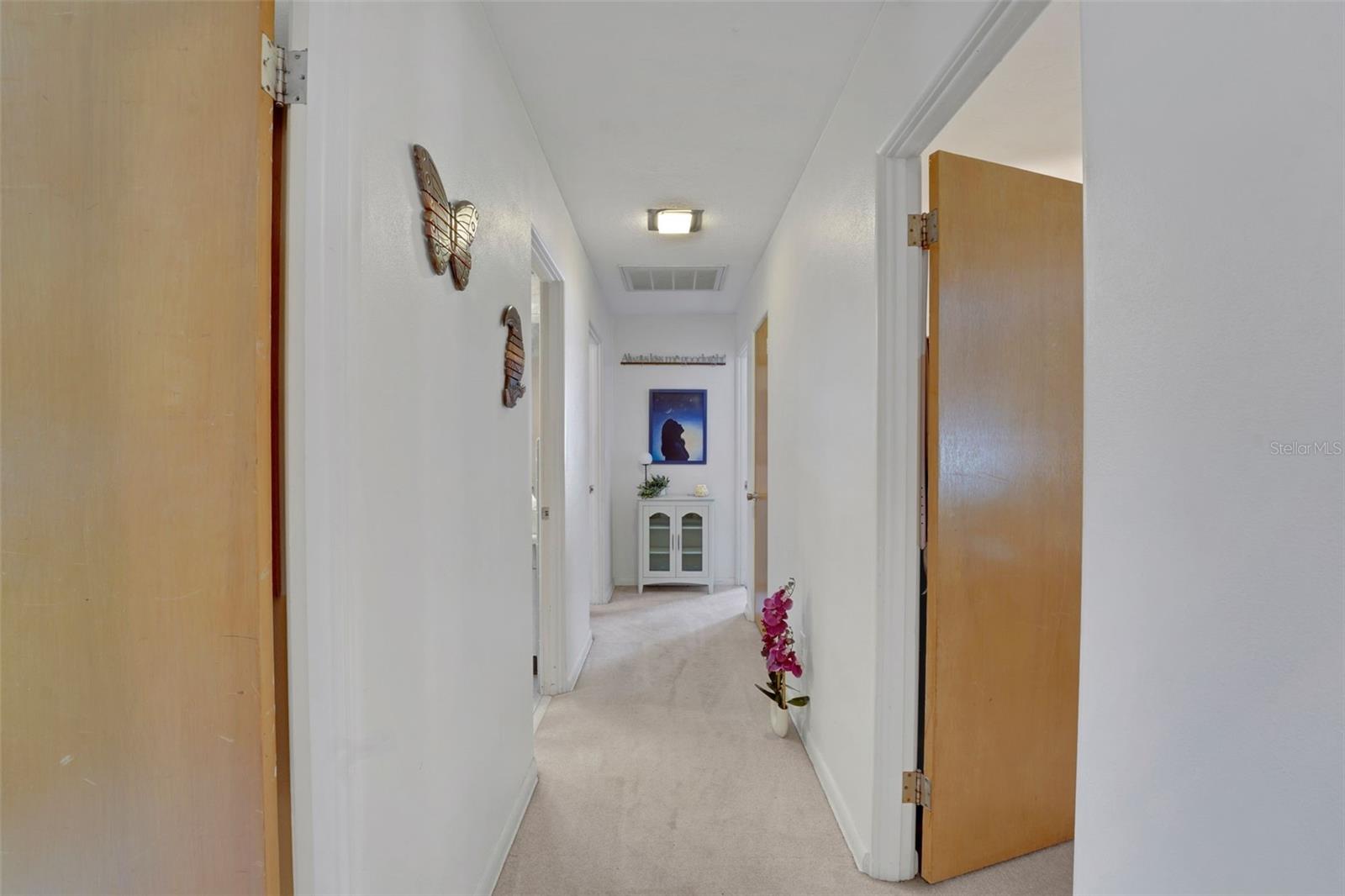 Image 20 of 63 For 7001 Skylane Drive