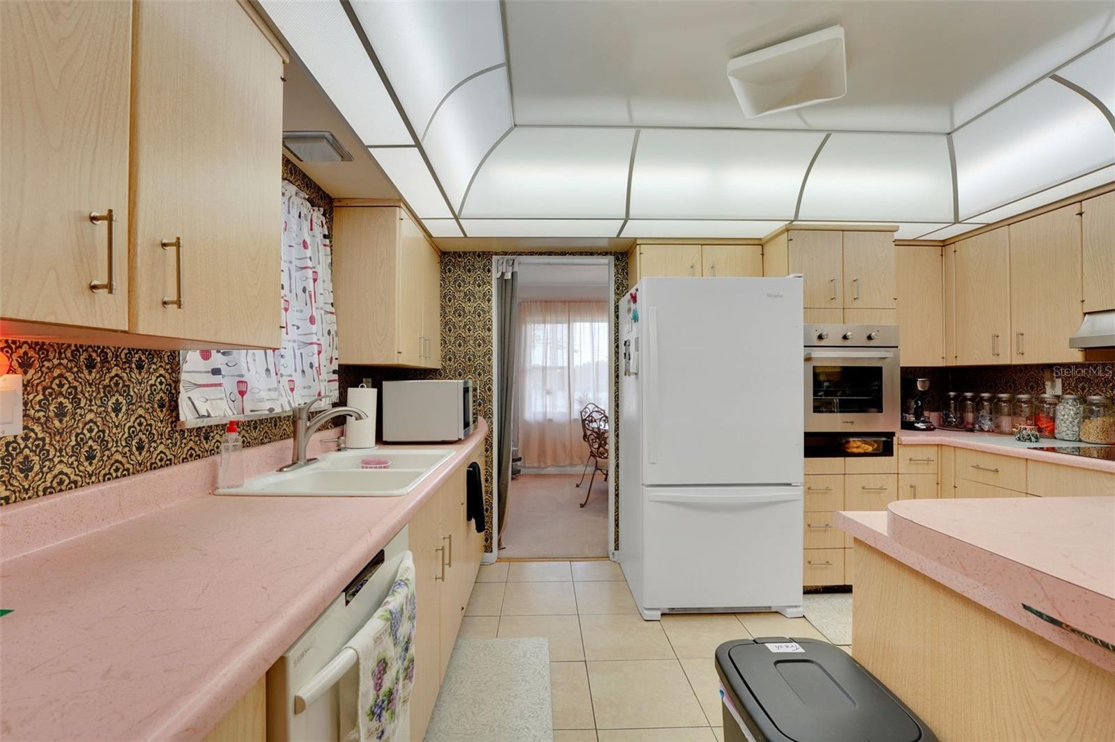 Image 21 of 63 For 7001 Skylane Drive