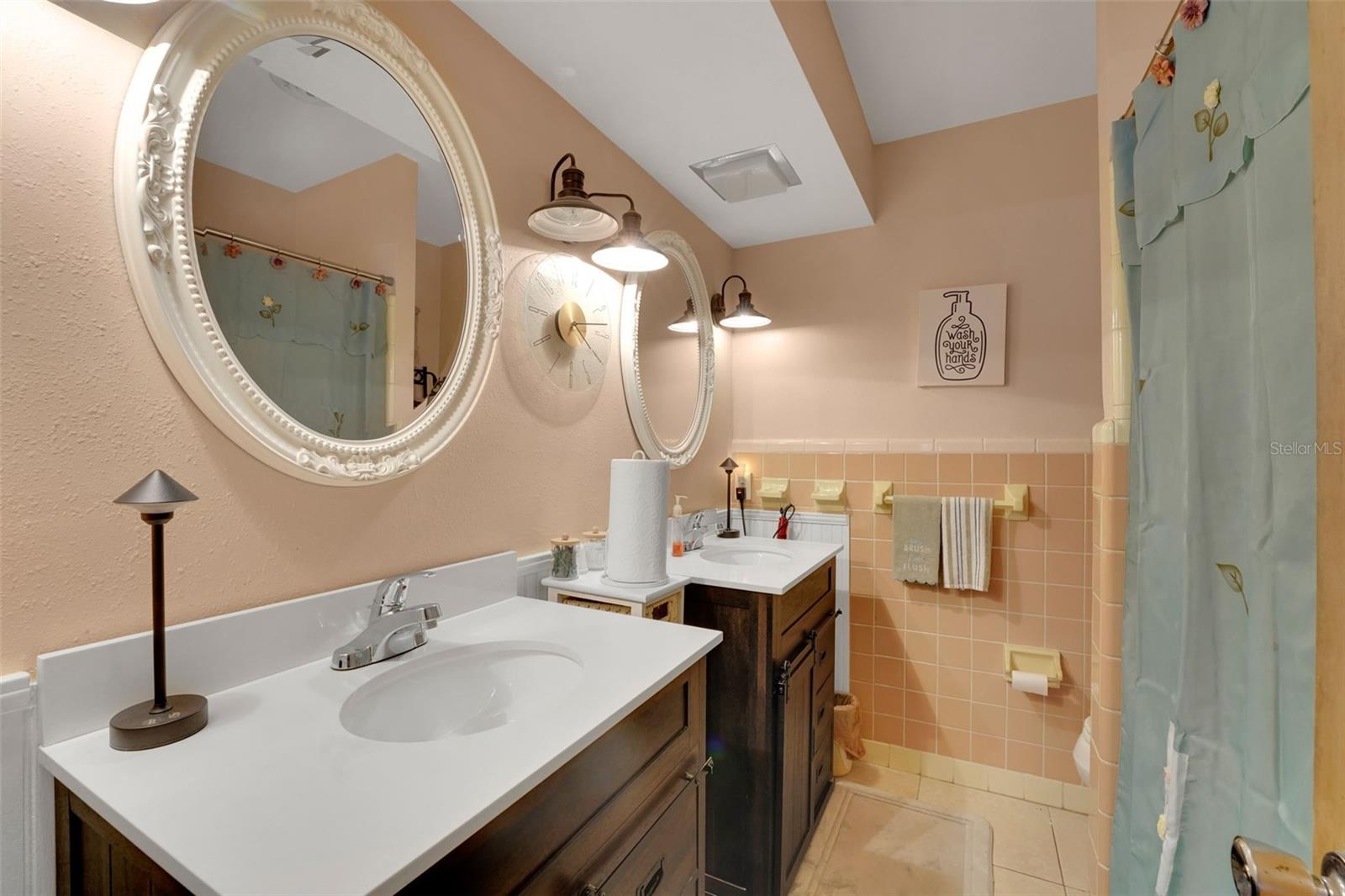 Image 29 of 63 For 7001 Skylane Drive