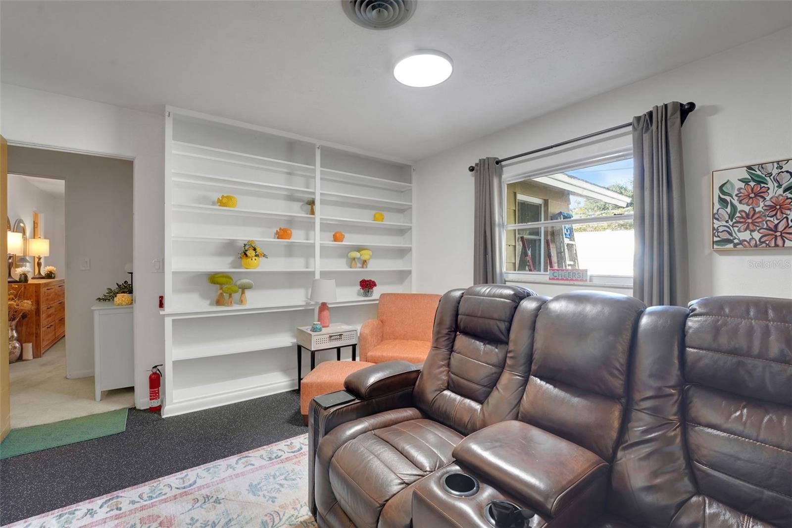 Image 31 of 63 For 7001 Skylane Drive