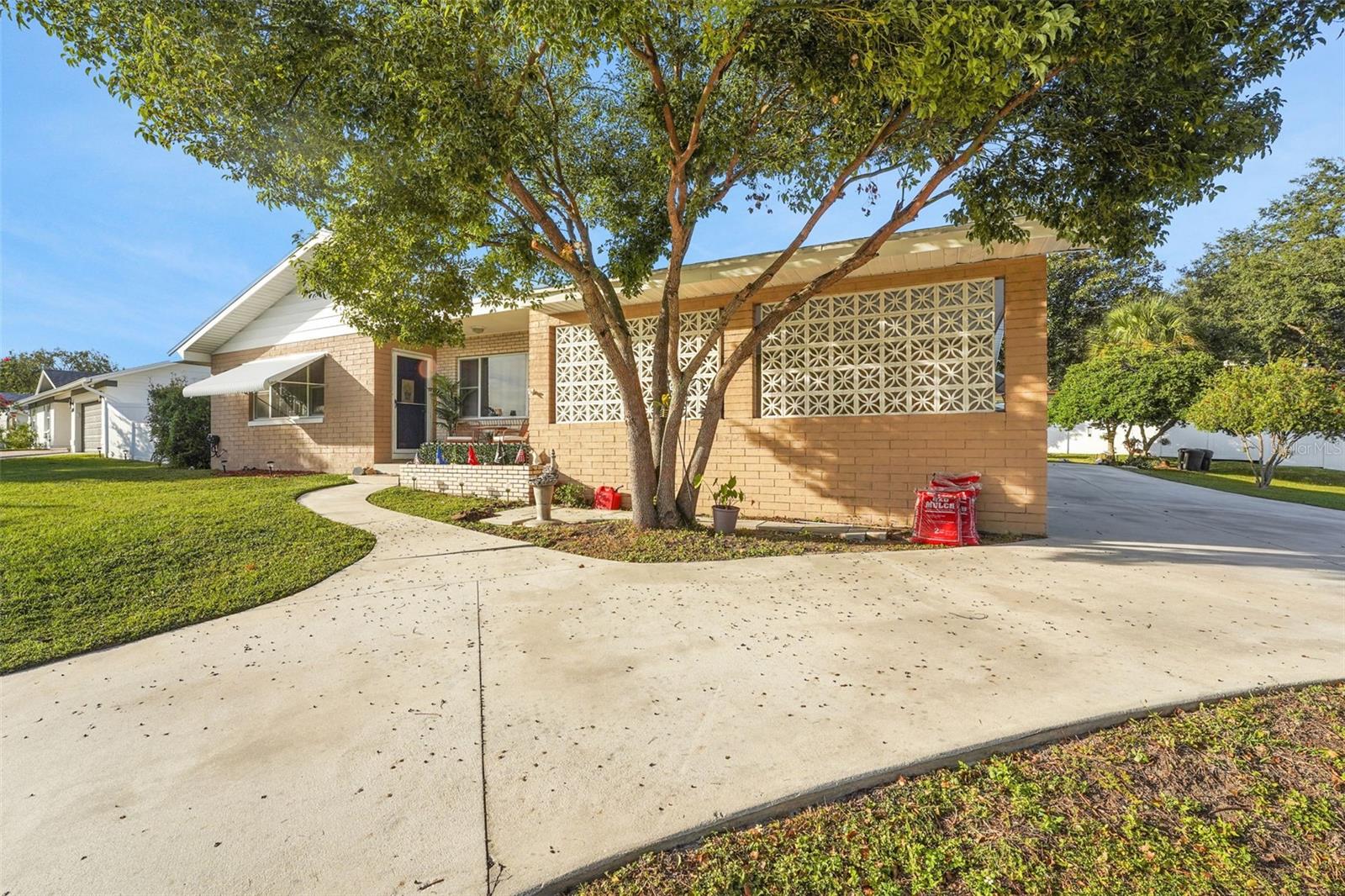 Image 40 of 63 For 7001 Skylane Drive