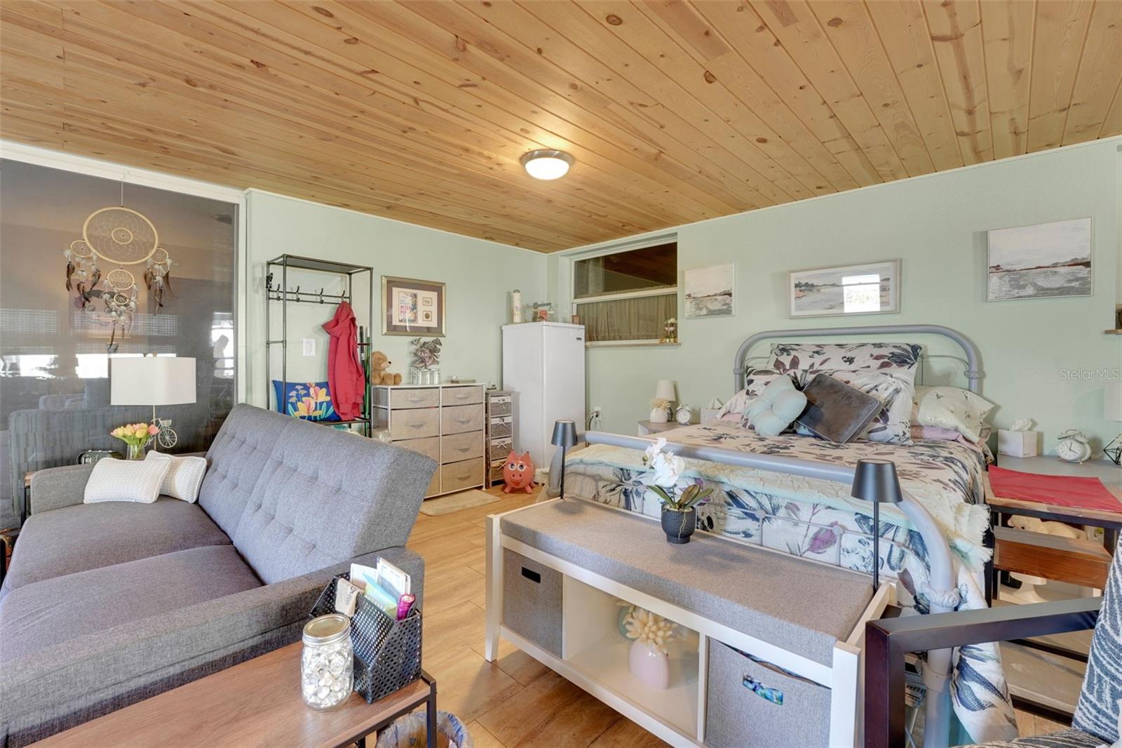 Image 6 of 63 For 7001 Skylane Drive