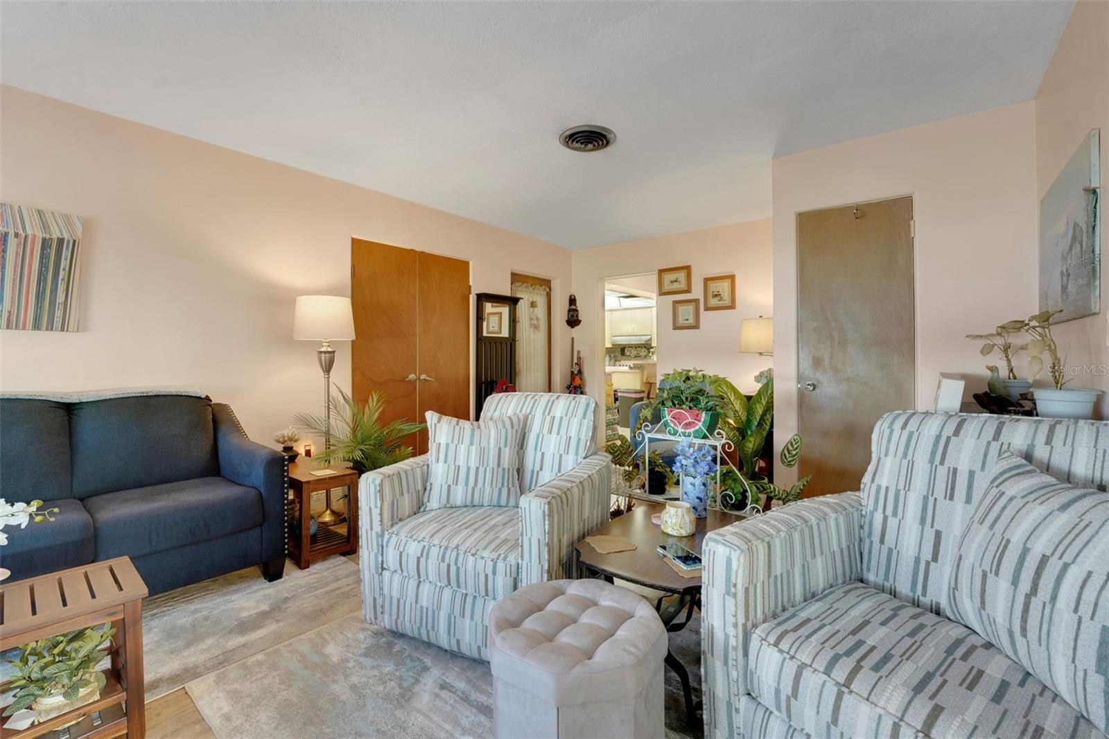 Image 9 of 63 For 7001 Skylane Drive