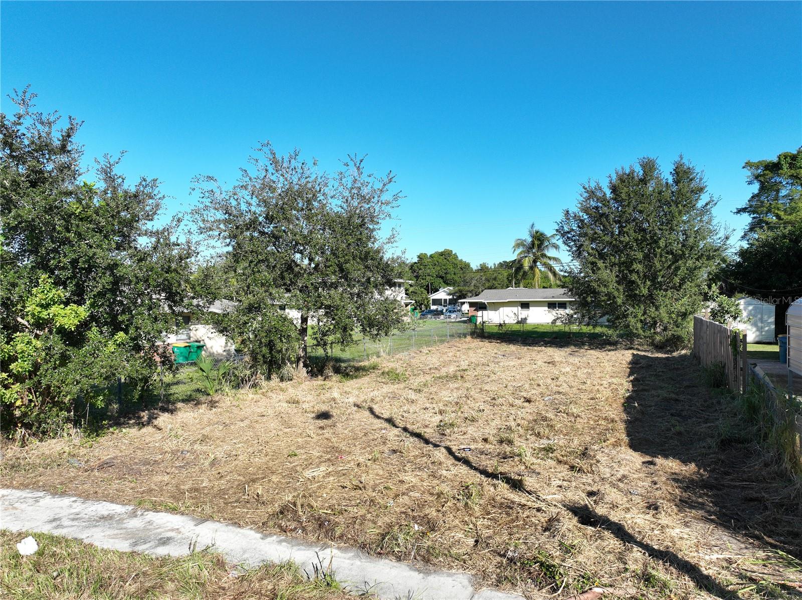 Image 5 of 23 For 478 Roosevelt Avenue