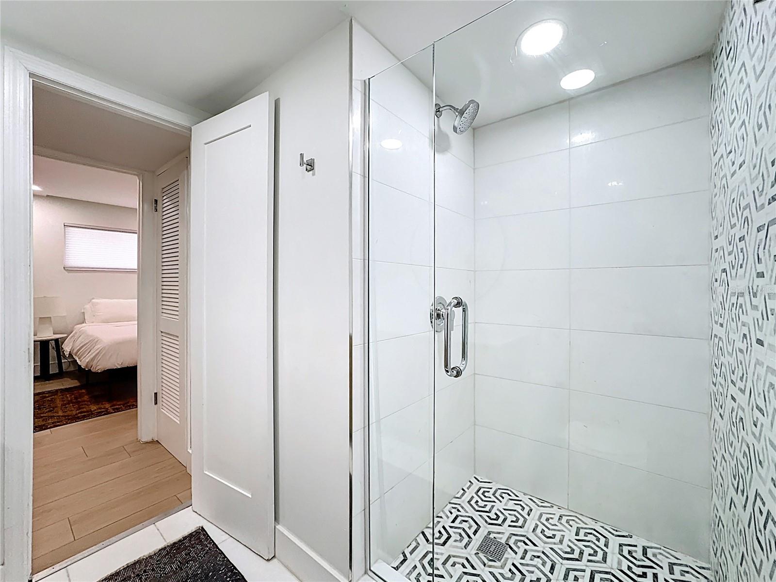 Image 22 of 33 For 4328 Edgewater Drive E103