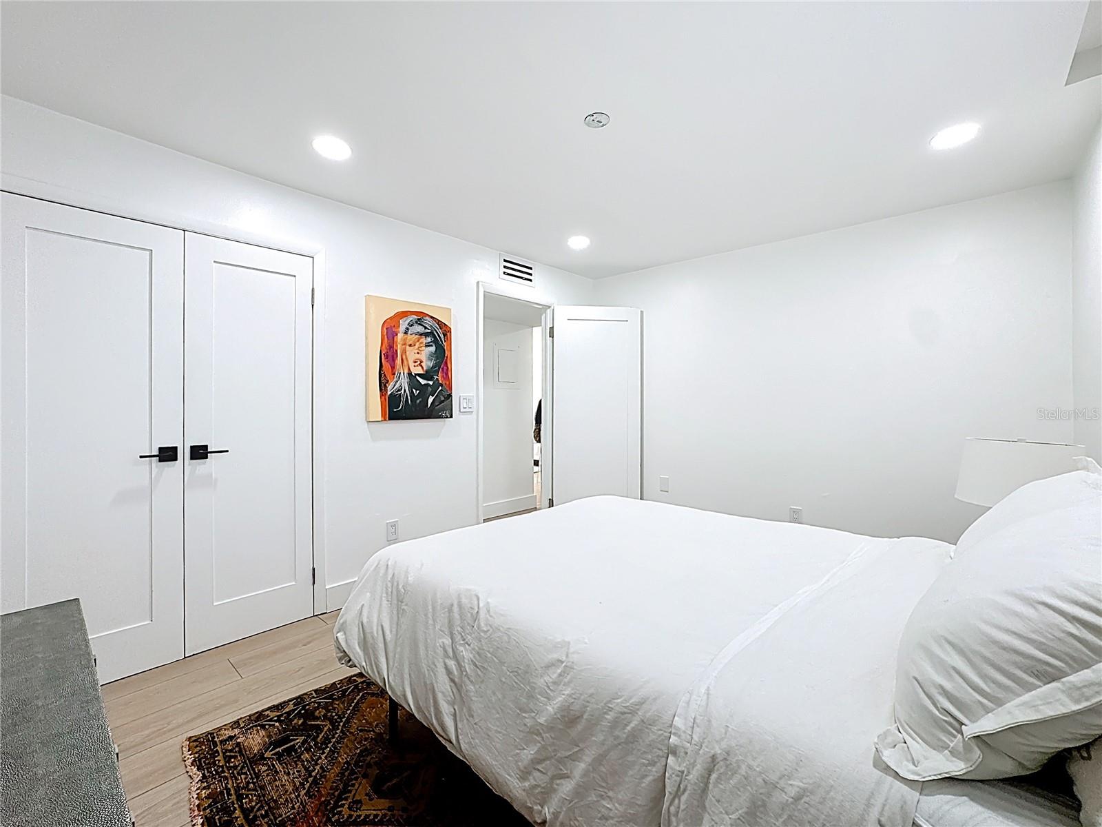 Image 27 of 33 For 4328 Edgewater Drive E103