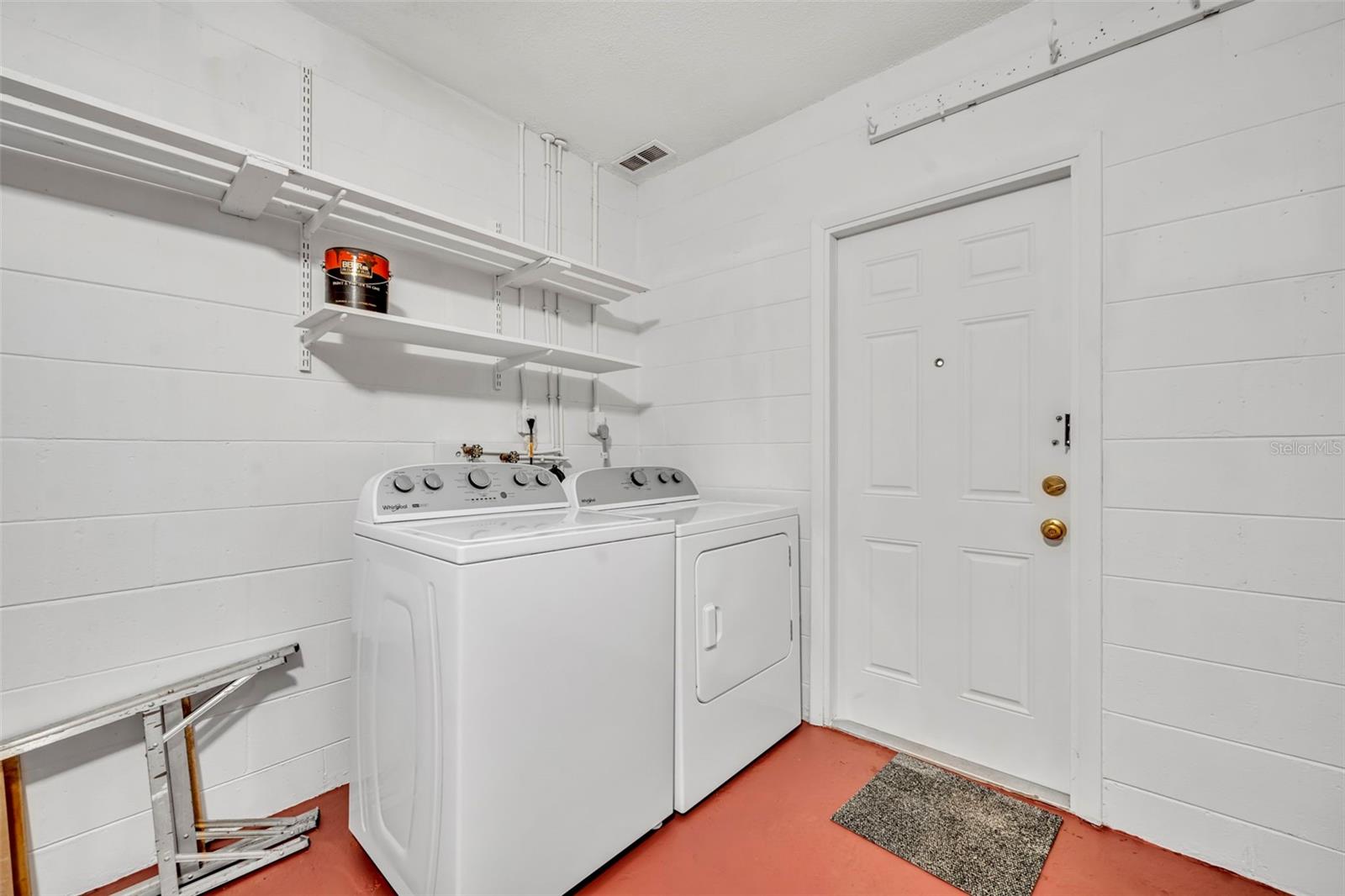 Image 21 of 28 For 984 Alicante Avenue