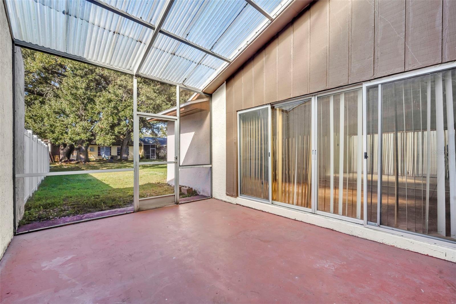 Image 22 of 28 For 984 Alicante Avenue