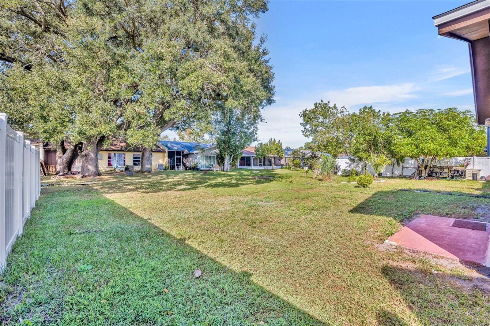 Image 24 of 28 For 984 Alicante Avenue