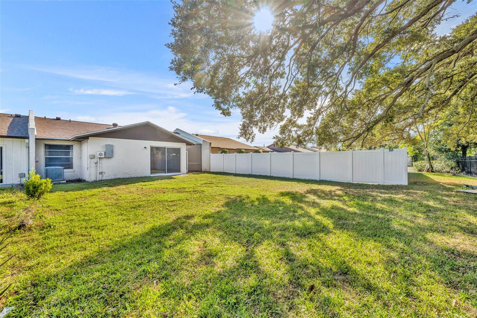 Image 26 of 28 For 984 Alicante Avenue