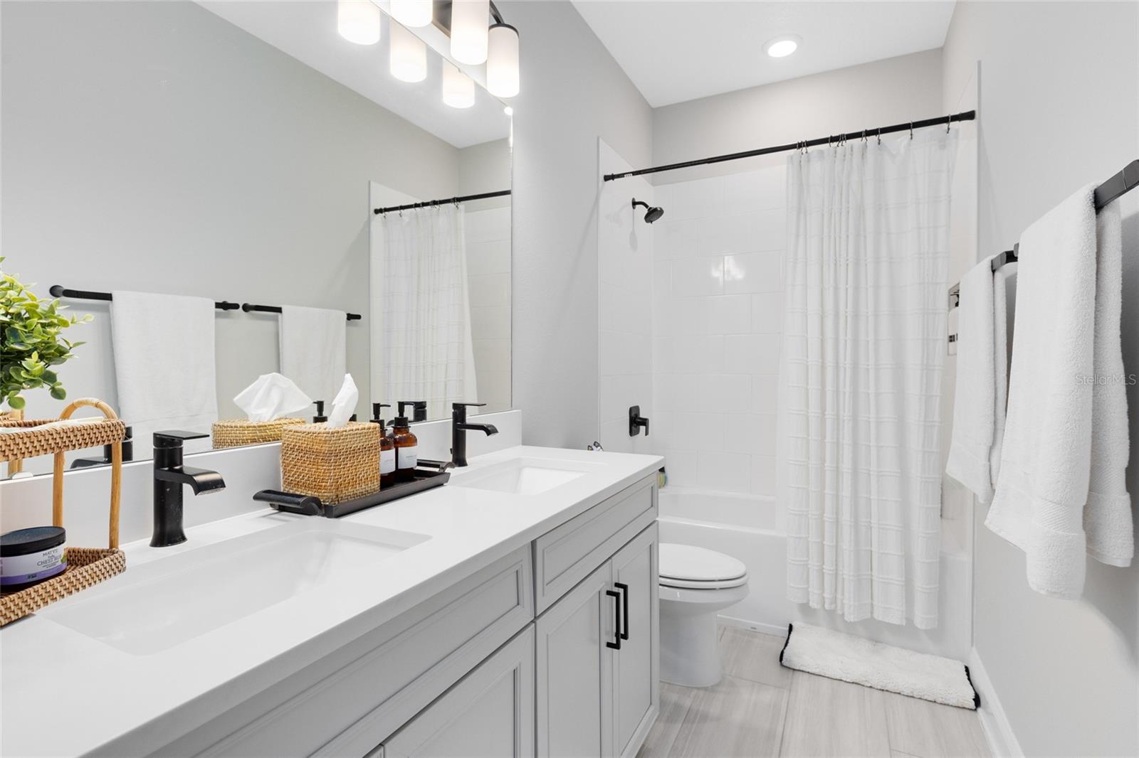 Image 20 of 50 For 8603 Dubochet Street