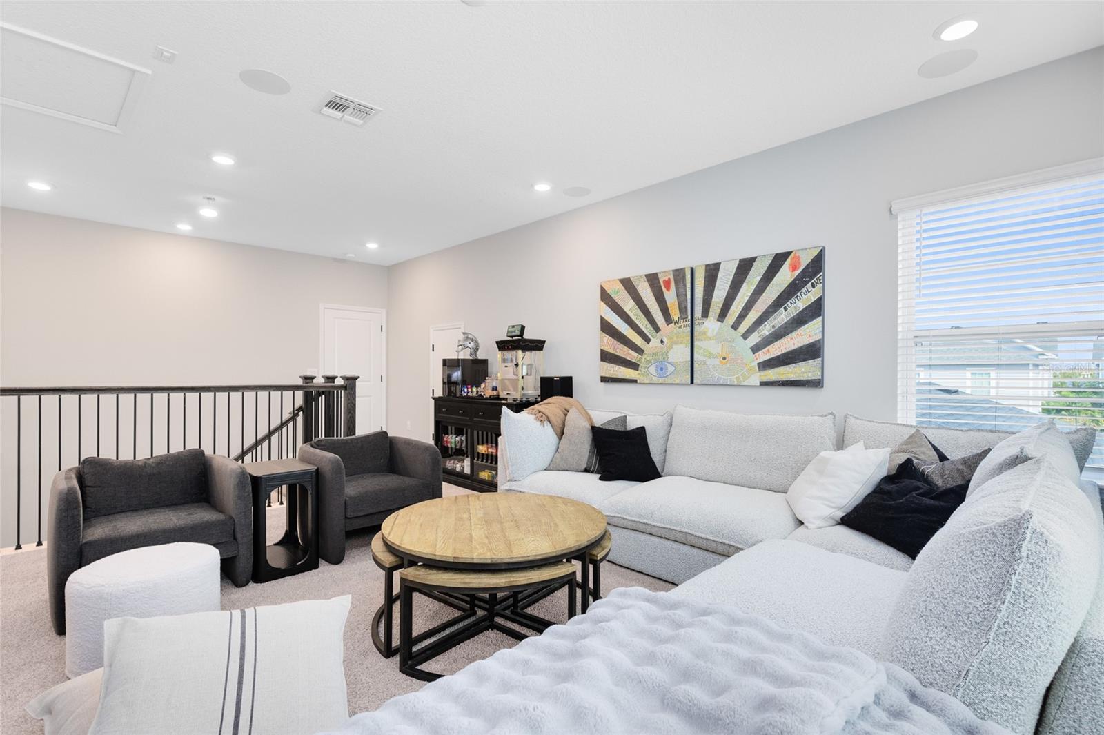 Image 22 of 50 For 8603 Dubochet Street