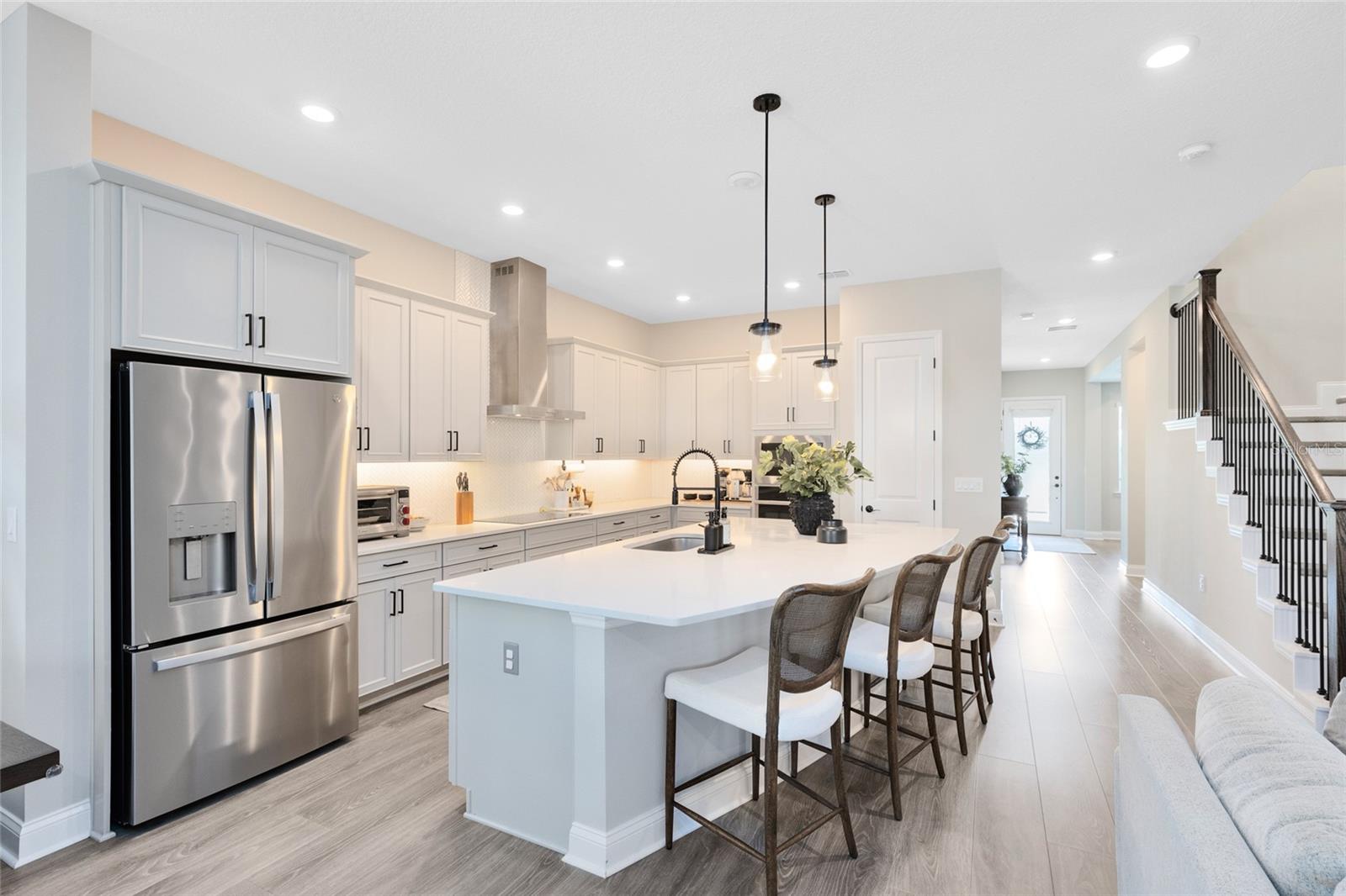 Image 4 of 50 For 8603 Dubochet Street