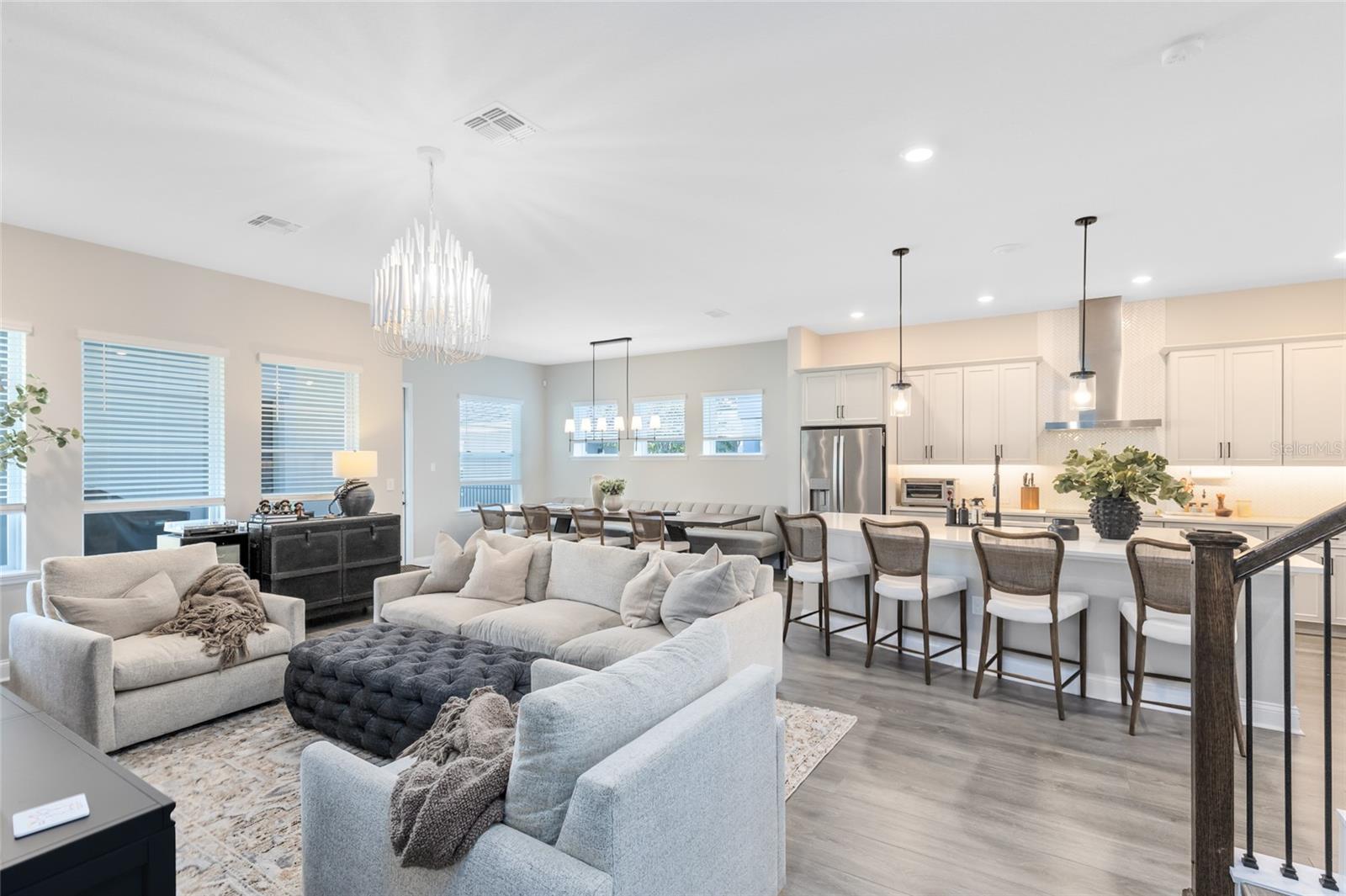 Image 7 of 50 For 8603 Dubochet Street