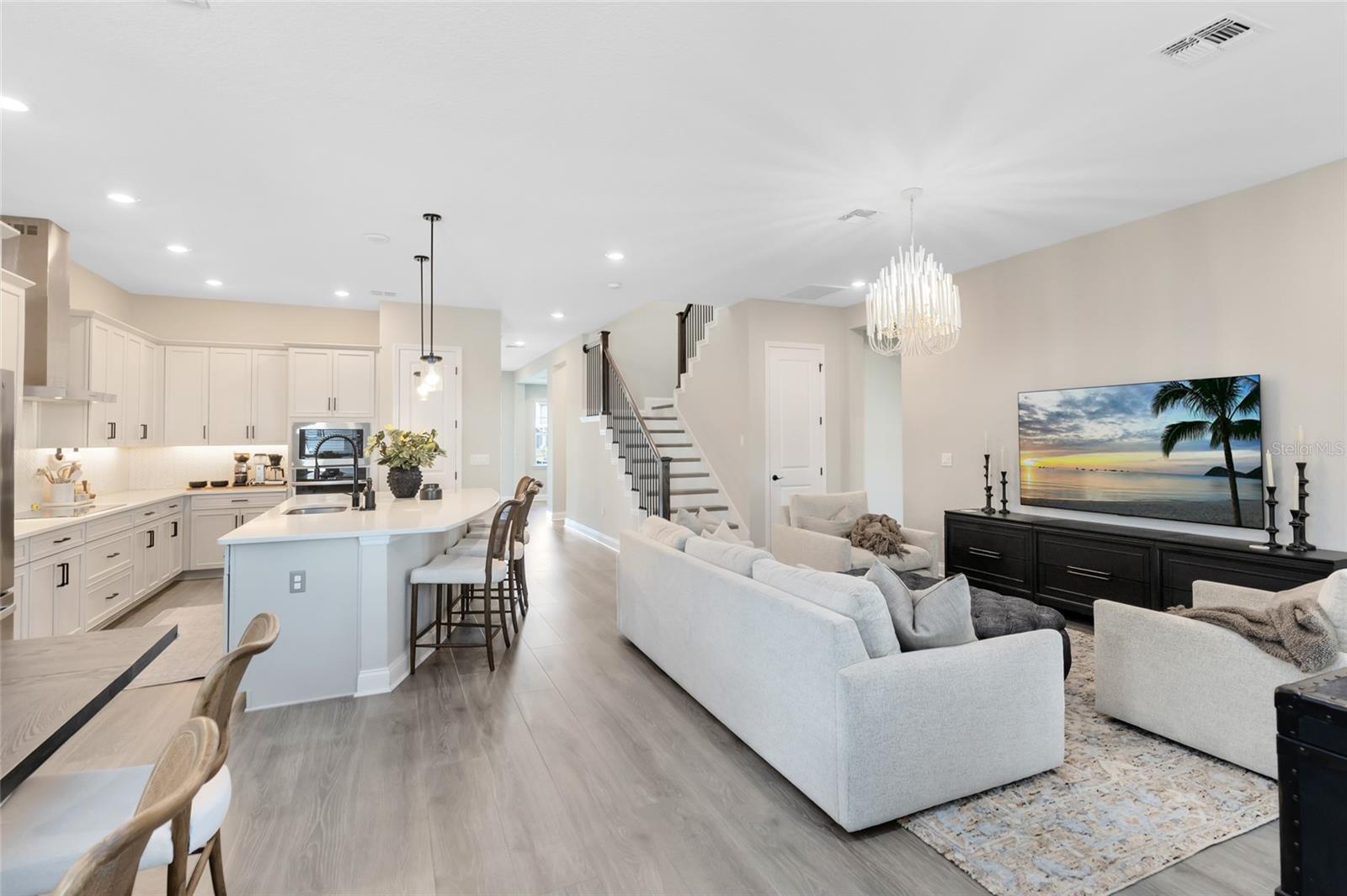 Image 9 of 50 For 8603 Dubochet Street