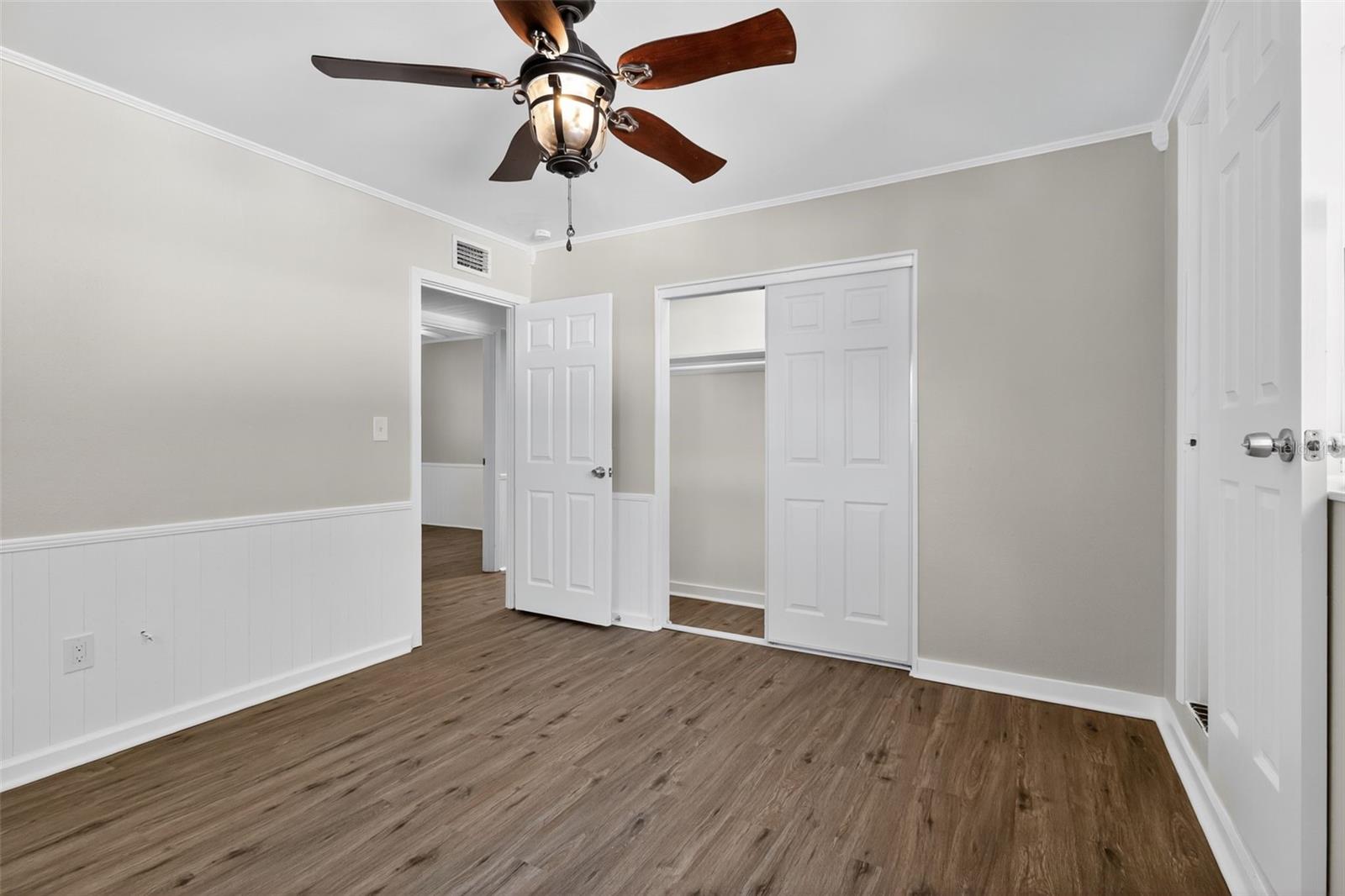 Image 15 of 25 For 1340 Overlea Street