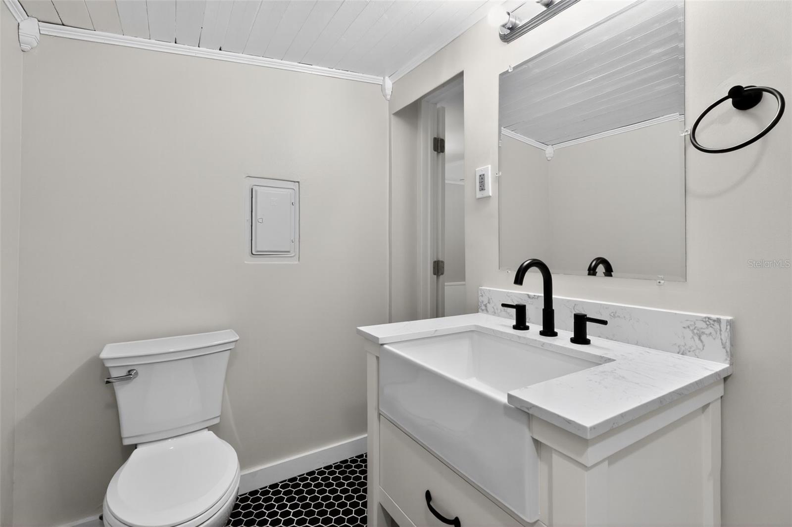 Image 17 of 25 For 1340 Overlea Street