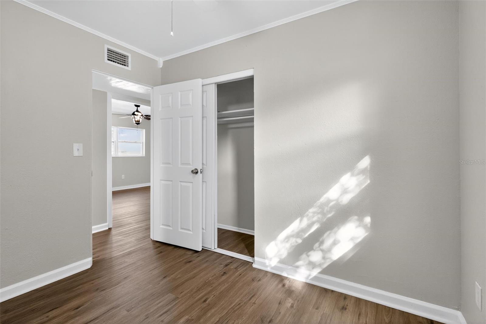 Image 18 of 25 For 1340 Overlea Street