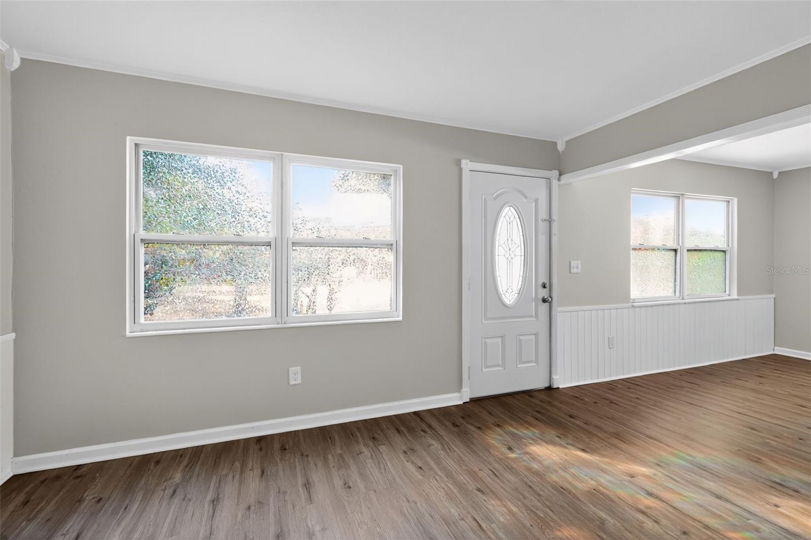 Image 2 of 25 For 1340 Overlea Street