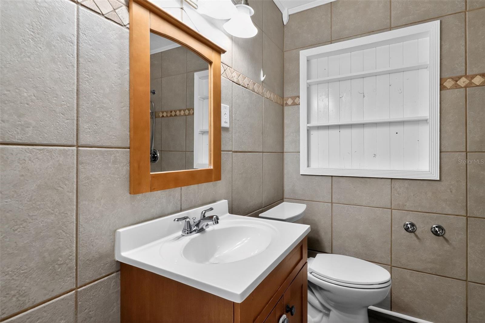 Image 20 of 25 For 1340 Overlea Street