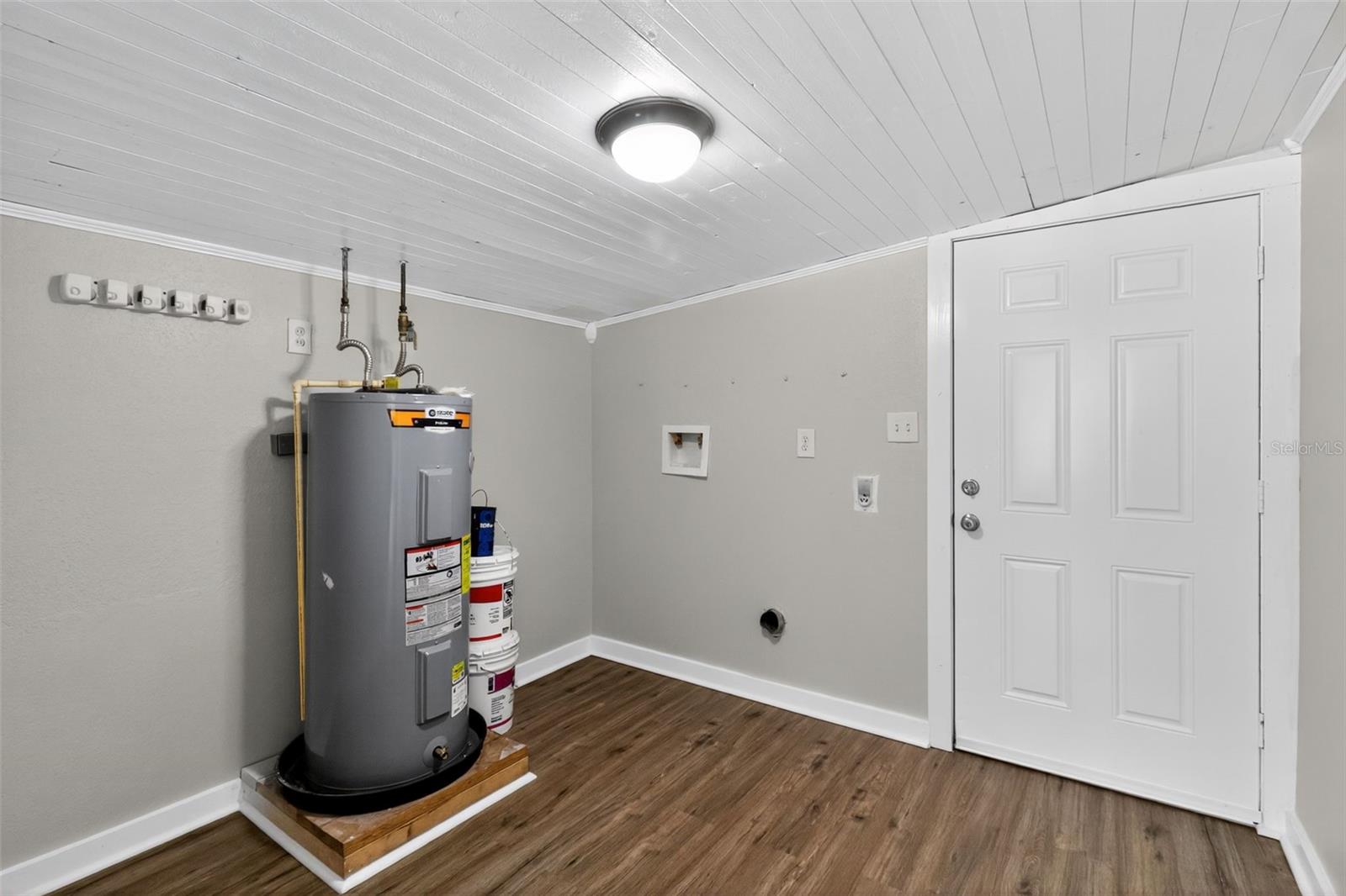 Image 21 of 25 For 1340 Overlea Street