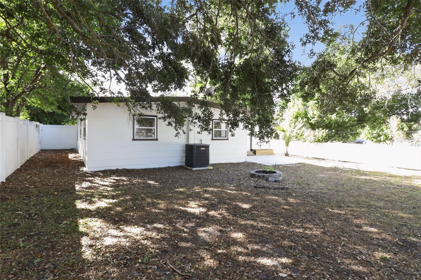 Image 23 of 25 For 1340 Overlea Street