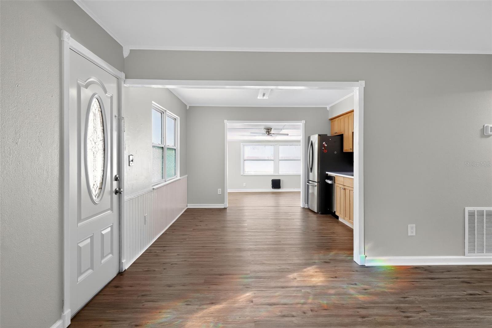 Image 4 of 25 For 1340 Overlea Street