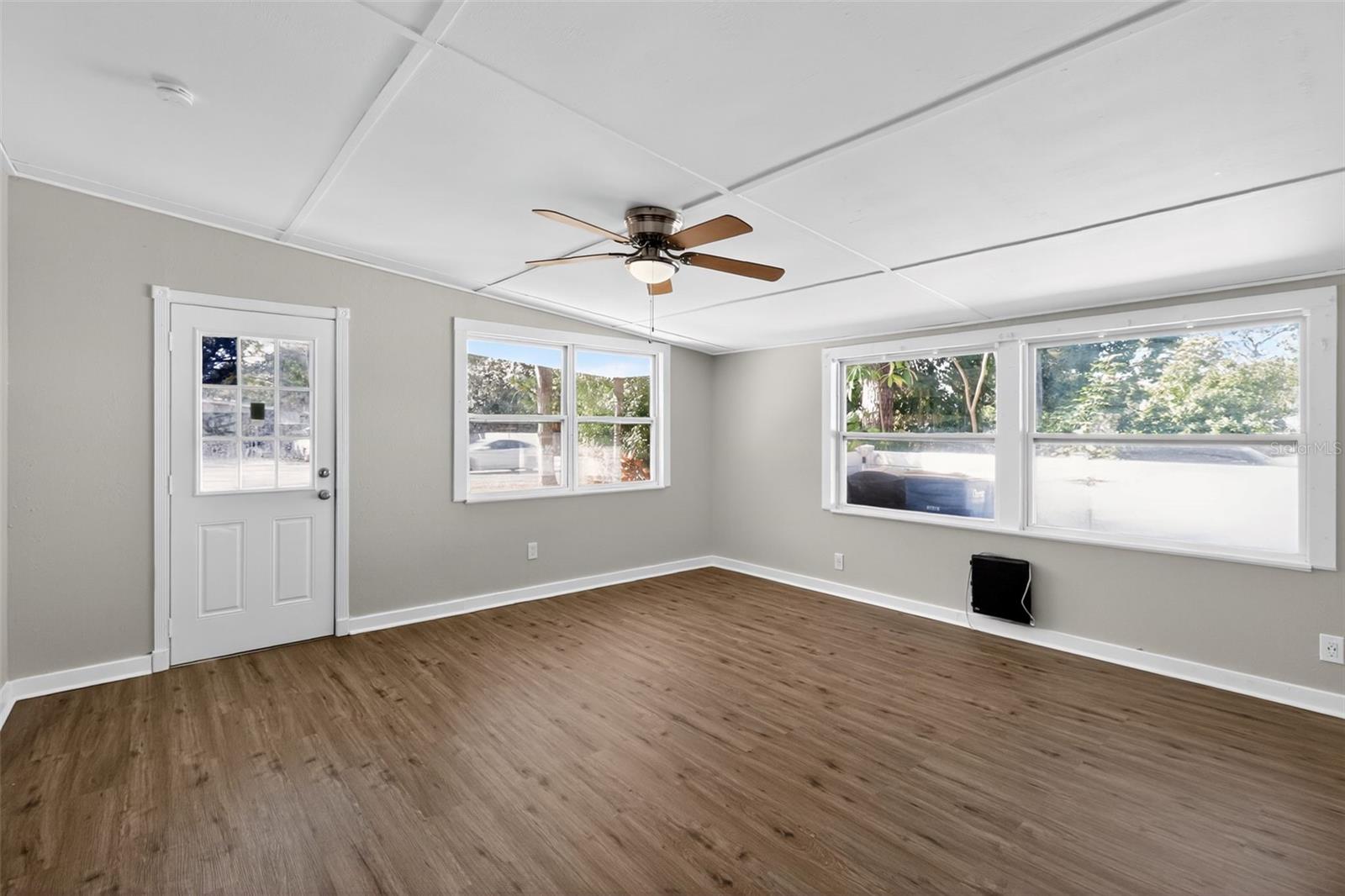 Image 7 of 25 For 1340 Overlea Street