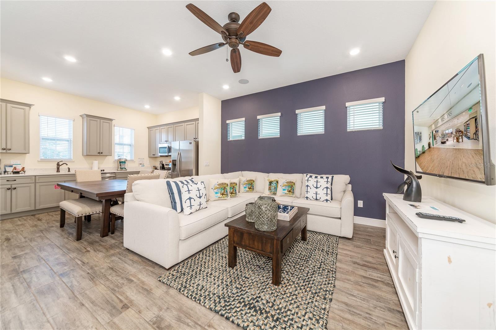 Image 2 of 71 For 8056 Lost Shaker Lane