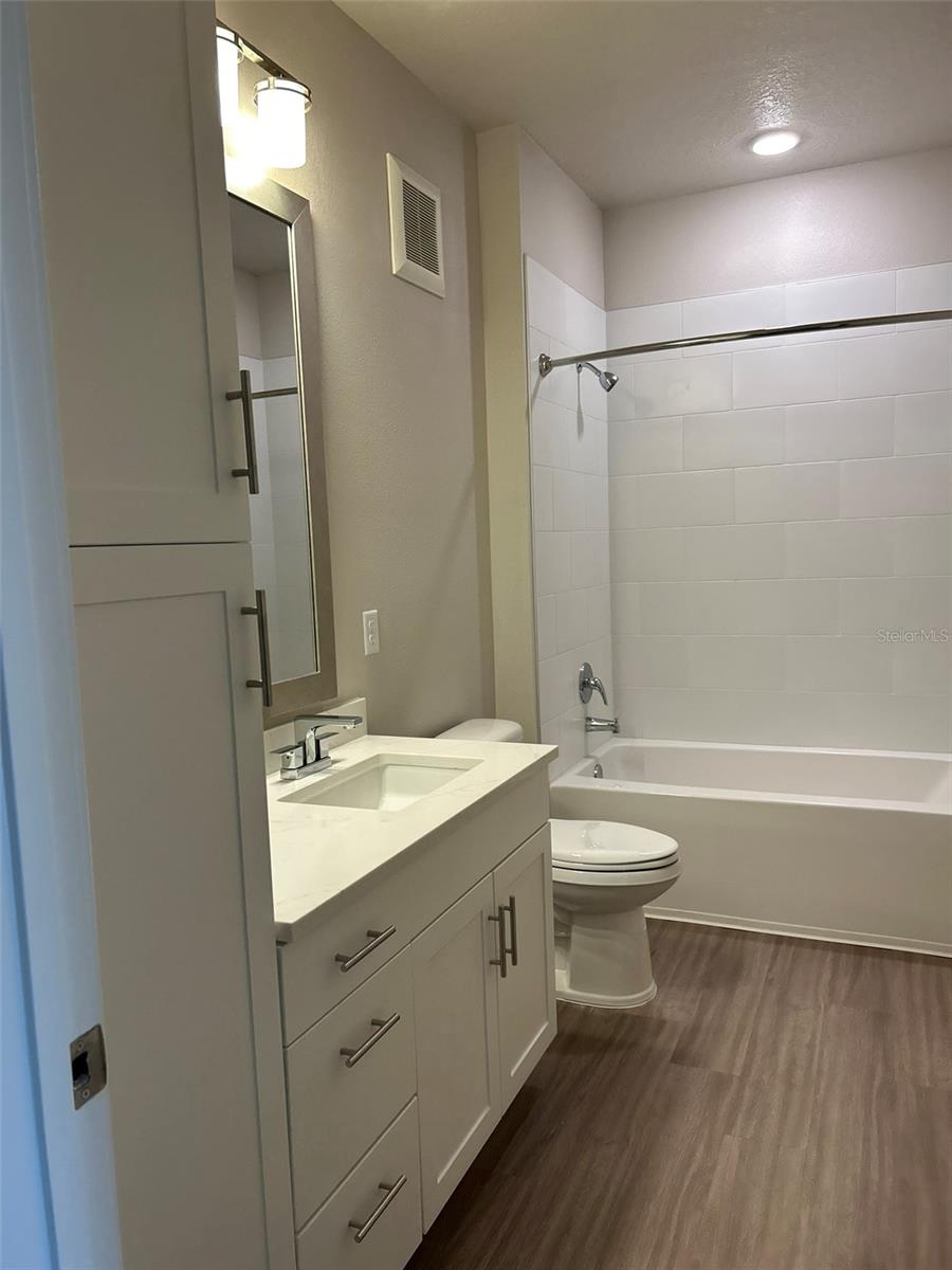 Image 12 of 25 For 1001 Caroline Street 1-02