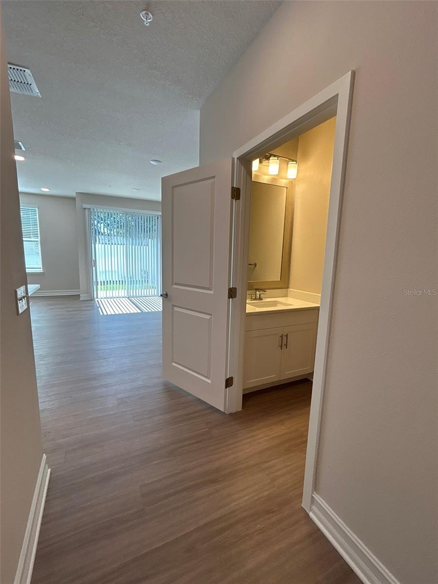 Image 5 of 25 For 1001 Caroline Street 1-02