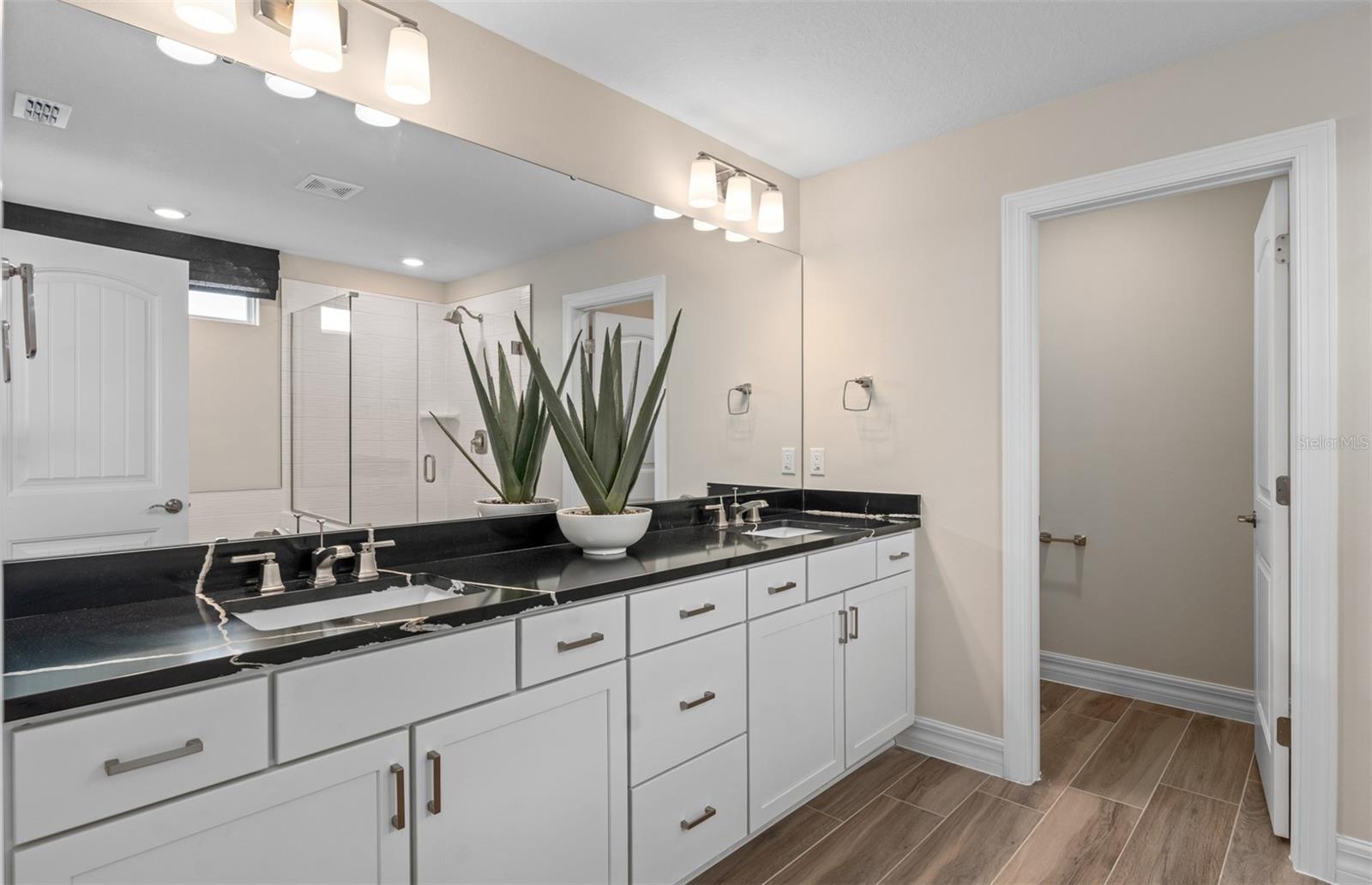 Image 24 of 43 For 6798 Willow View Avenue