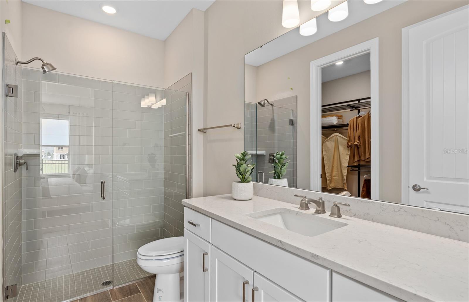 Image 32 of 43 For 6798 Willow View Avenue