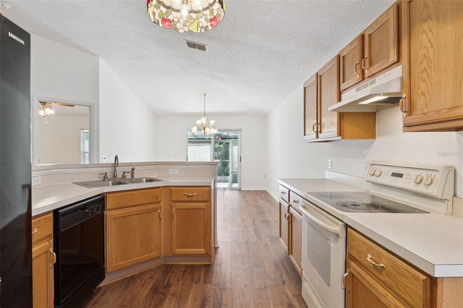 Image 13 of 41 For 446 Regal Downs Circle