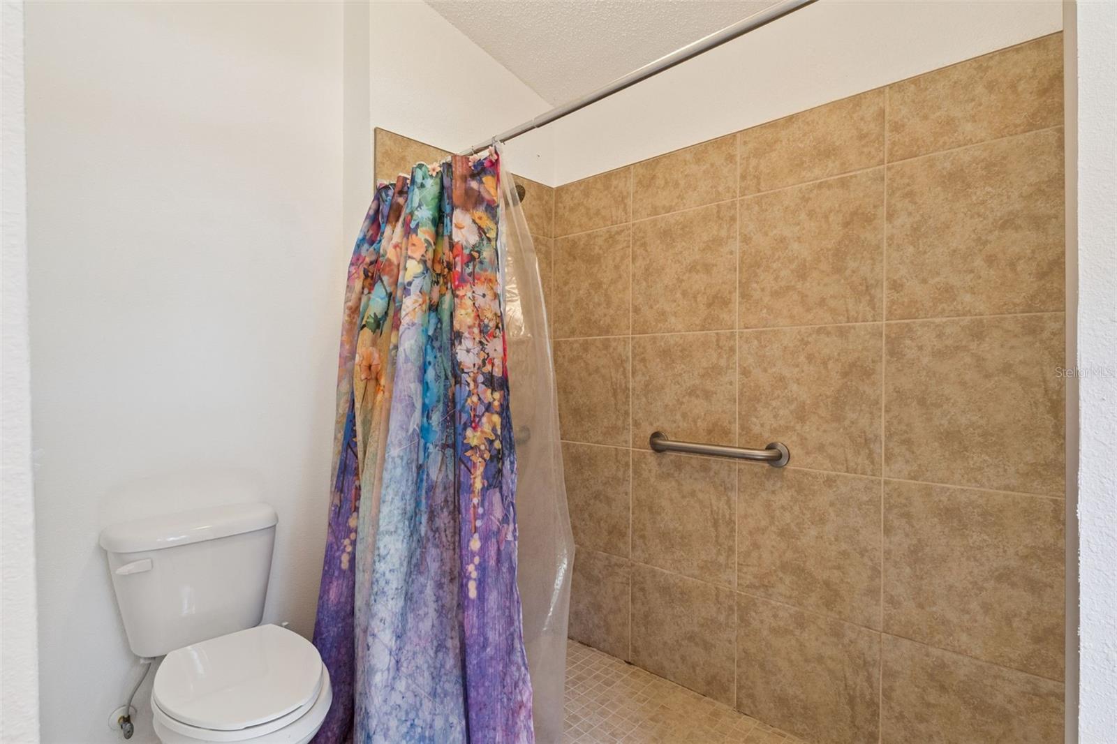 Image 23 of 41 For 446 Regal Downs Circle