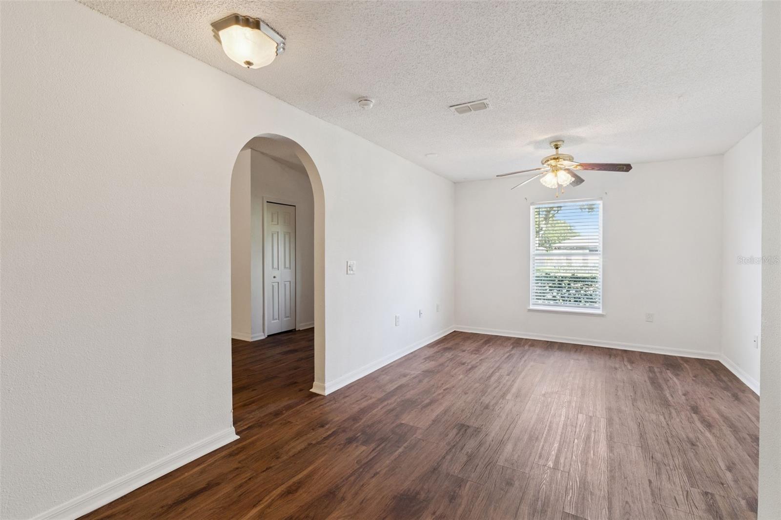 Image 26 of 41 For 446 Regal Downs Circle