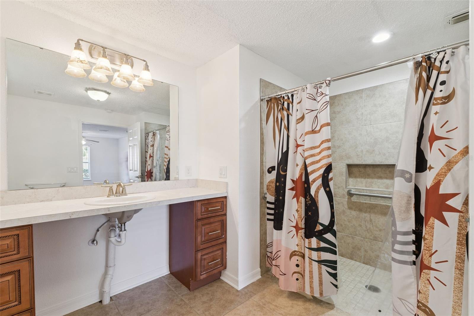 Image 28 of 41 For 446 Regal Downs Circle