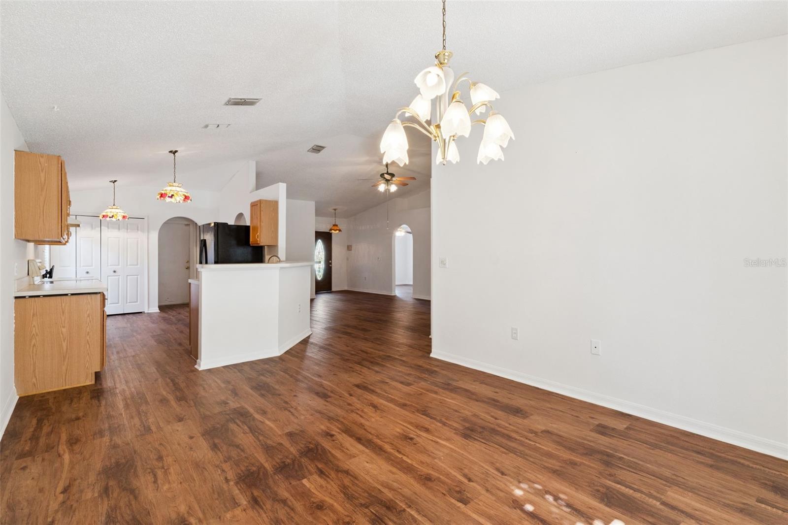 Image 9 of 41 For 446 Regal Downs Circle