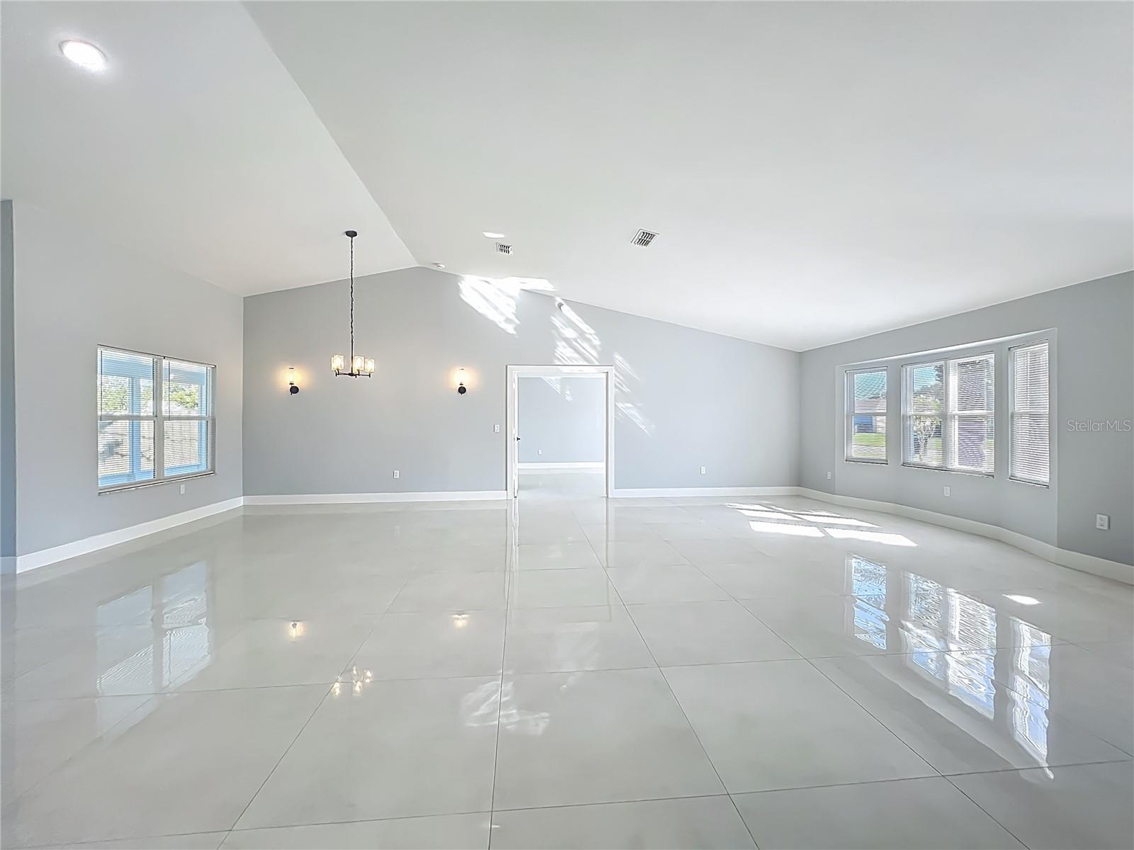 Image 11 of 70 For 1911 Academy Street Ne