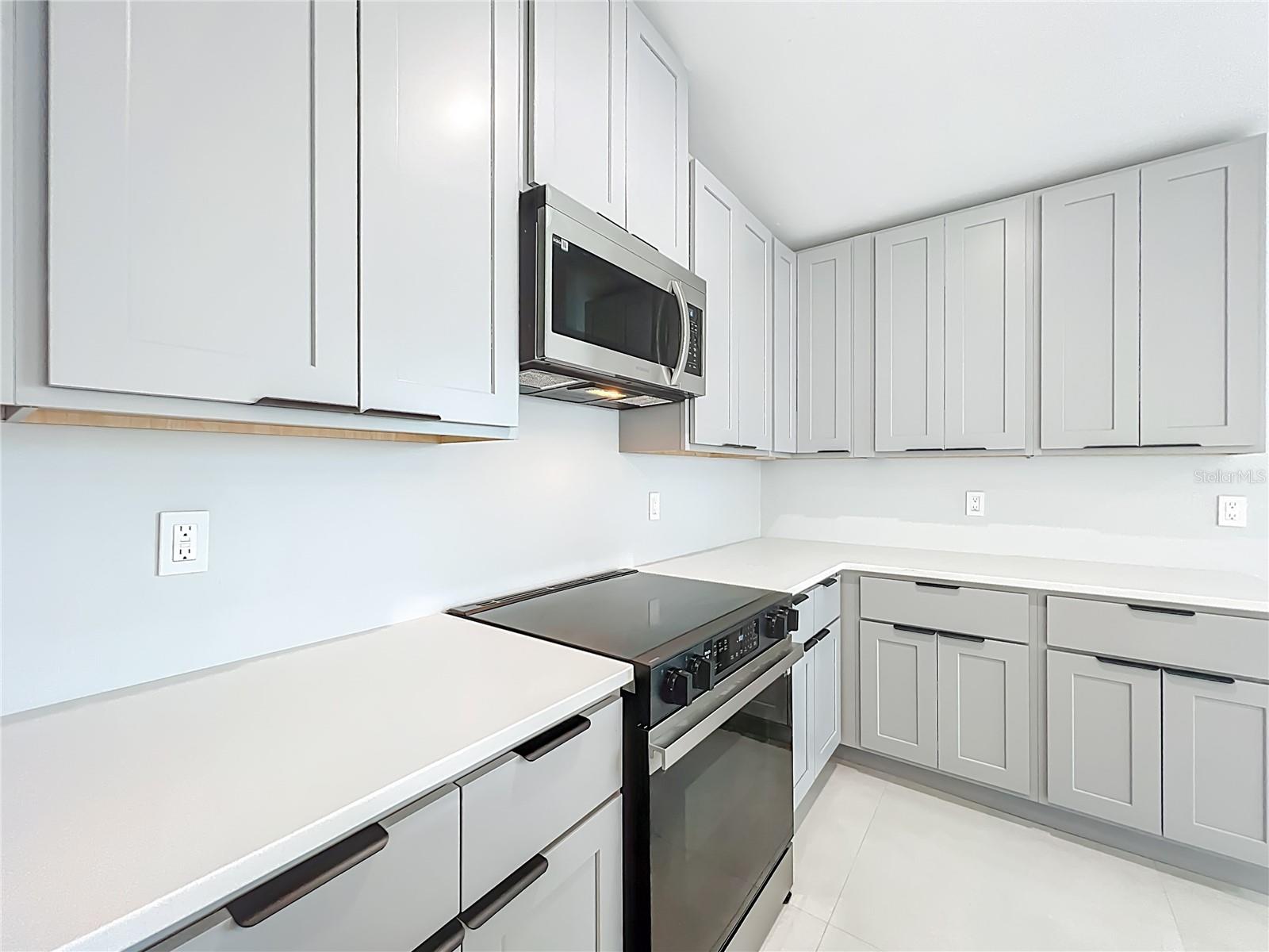 Image 18 of 70 For 1911 Academy Street Ne