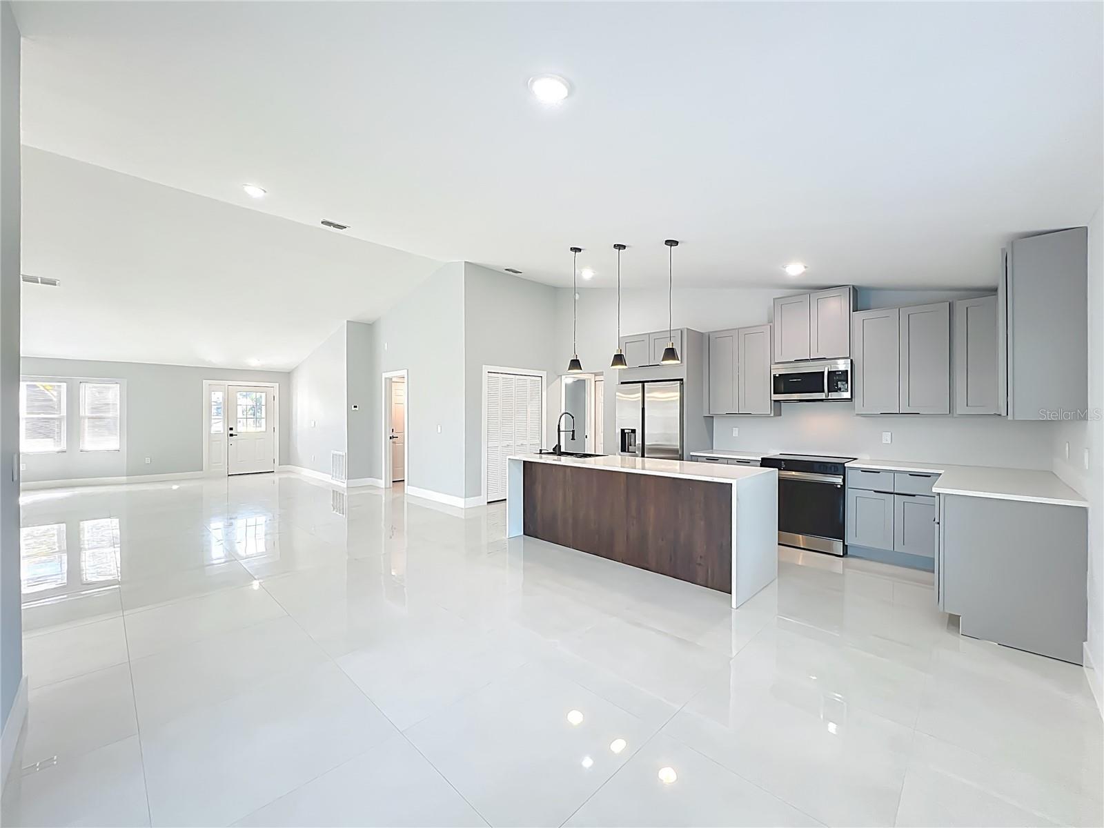 Image 21 of 70 For 1911 Academy Street Ne